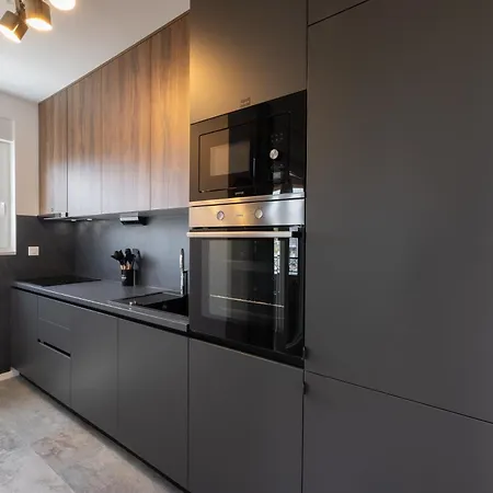 Kate Your Cozy Oasis With Private Parking And Balkony *