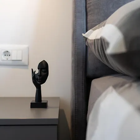 Kate Your Cozy Oasis With Private Parking And Balkony Apartment Podstrana