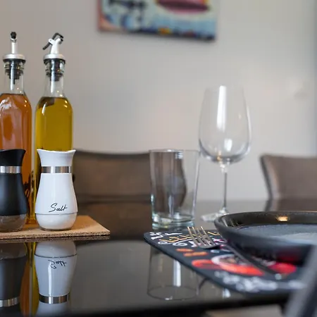 Kate Your Cozy Oasis With Private Parking And Balkony *