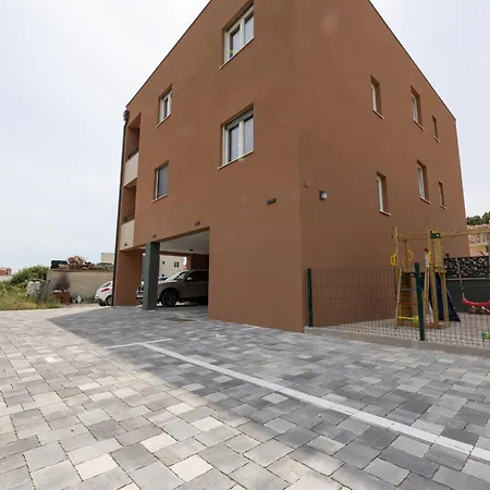 Kate Your Cozy Oasis With Private Parking And Balkony * Podstrana