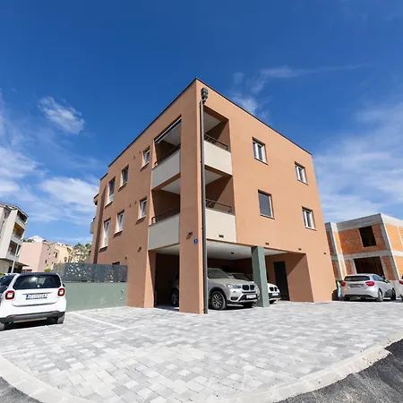 Apartment Kate Your Cozy Oasis With Private Parking And Balkony *