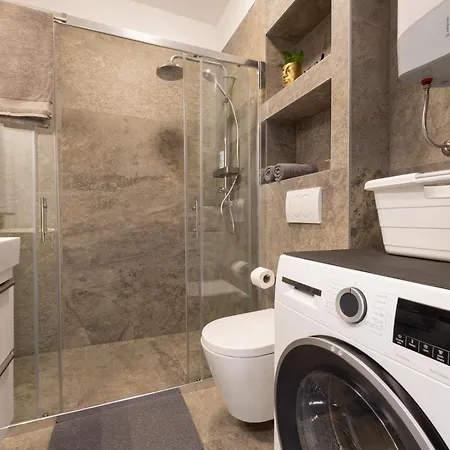 Kate Your Cozy Oasis With Private Parking And Balkony Apartment *